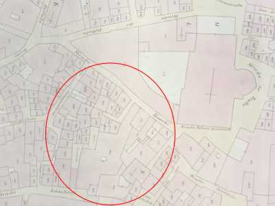 Per costruirlo infatti si dovette prima demolire un intero isolato di palazzine che sorgevano nell�area (in rosso)